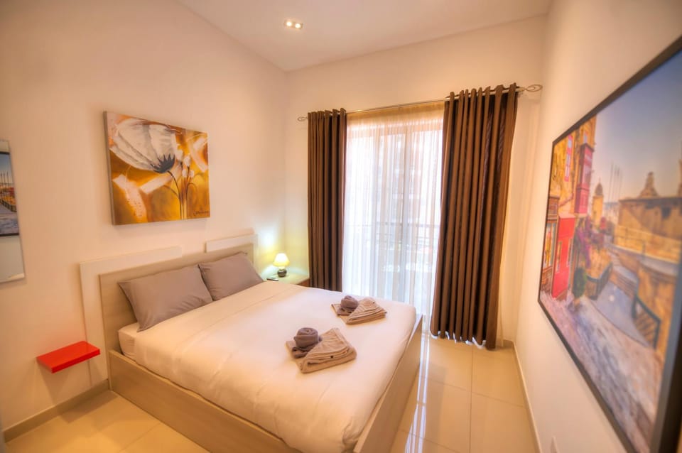 Spacious and beautifully furnished 3 bedrooms/3bathrooms apartment with 2 balconies WVID1-1 Apartment in Malta