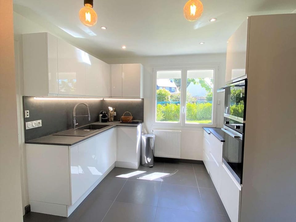 Grande maison 4* à Beg Meil avec jardin, à 1 km de la plage House in Fouesnant