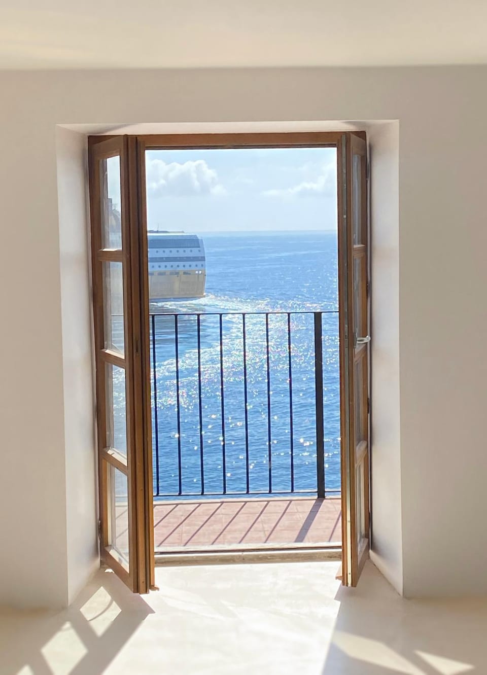 View (from property/room), Living room, Sea view