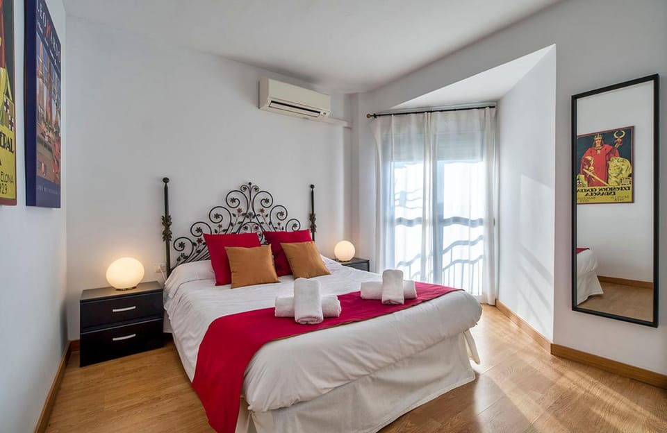 Bed, Photo of the whole room, Bedroom, air conditioner