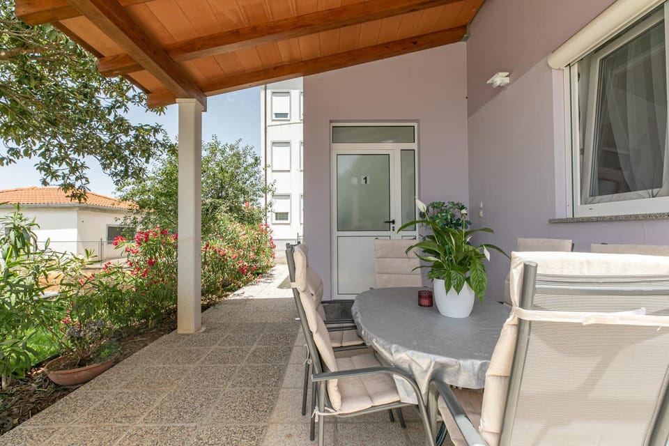 Apartments Tina Stinjan Apartment in Pula