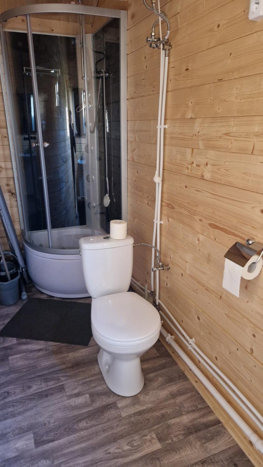 Shower, Toilet, Bathroom