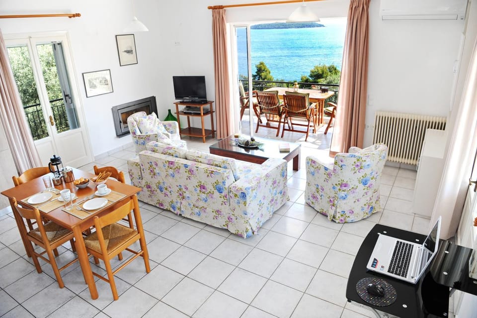 Living room, Sea view