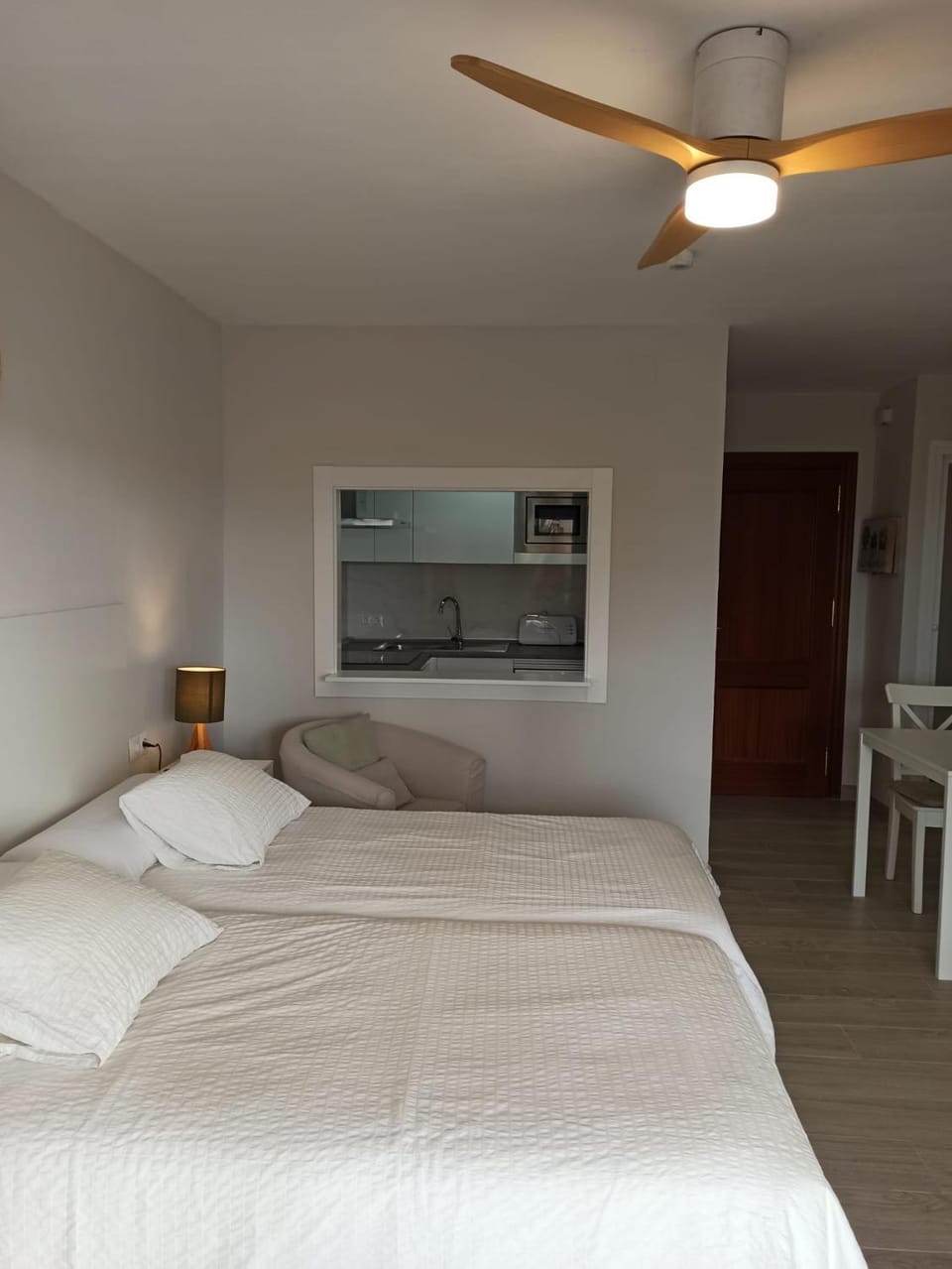 Carihuela Nucleo Cristal Apartment in Torremolinos