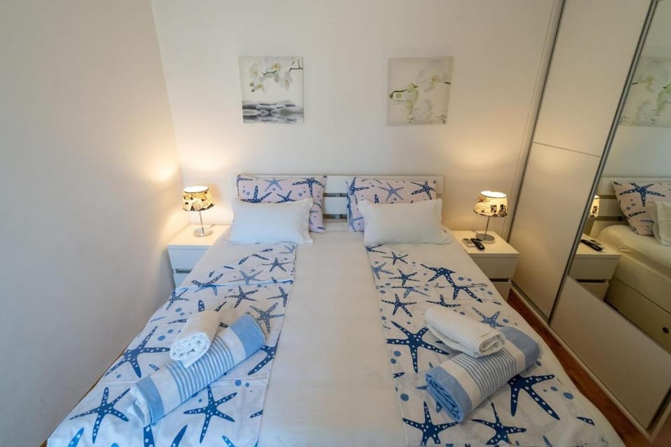 Apartment Khaleesi with sea view Apartment in Split