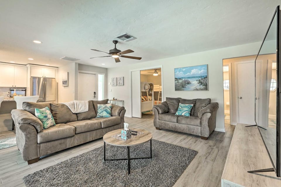 Bright & Breezy Cape Coral Retreat w/ Pool! House in Cape Coral