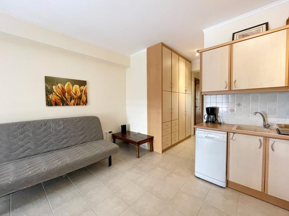 Kitchen or kitchenette, Seating area