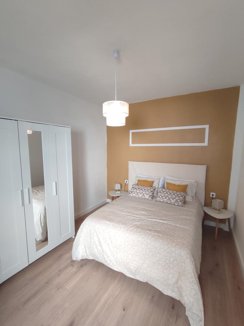 La Casona VIVIENDA USO TURÍSTICO RECIÉN REFORMADA EN EL CENTRO DE VILAGARCÍA. Apartment in O Salnés
