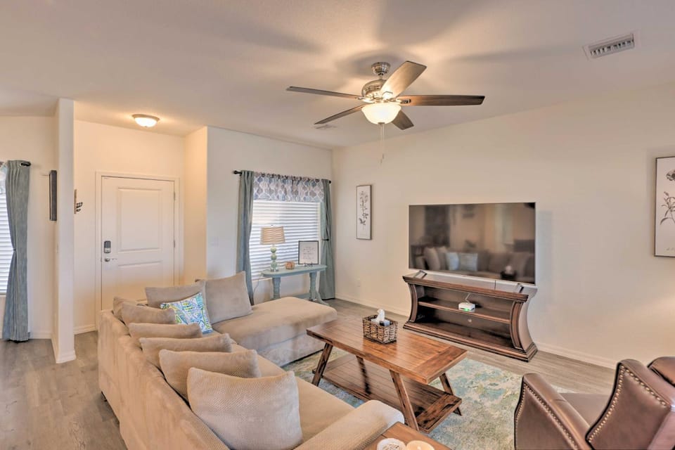 Sunny Bullhead City Home w/ Patio & Mtn View! House in Bullhead City