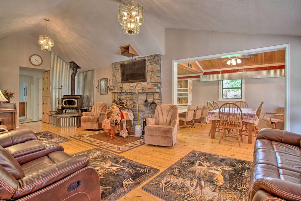 Rustic Home w/ Patio, 1 Mi to Sunset Beach! House in Oklahoma