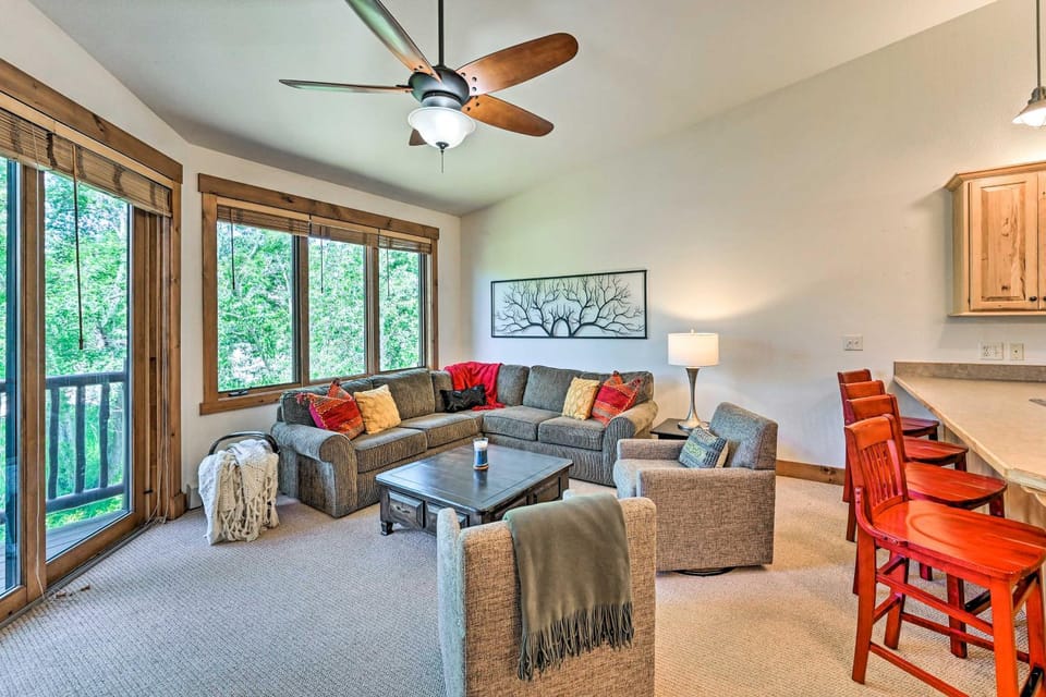 Gorgeous Steamboat Townhome: Shuttle to Ski Resort House in Steamboat Springs