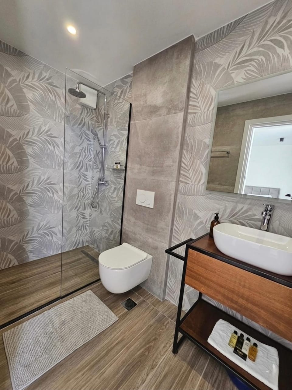 Shower, Toilet, Bathroom, Bath