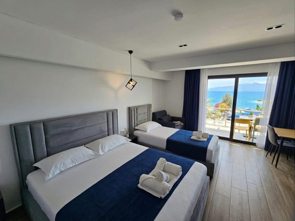 Bed, Photo of the whole room, Bedroom, Sea view, towels