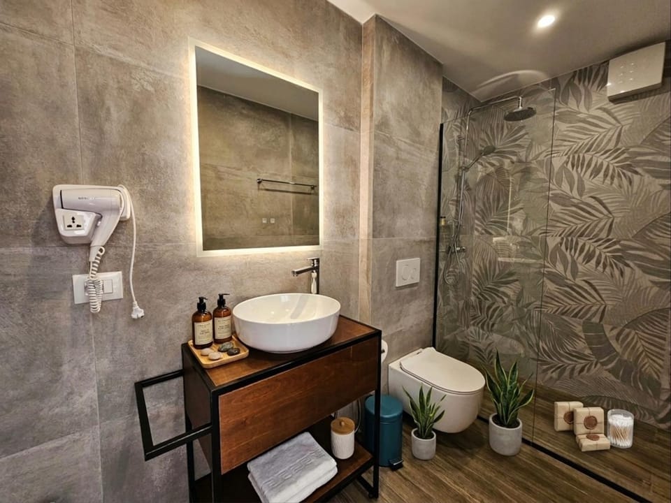 Shower, Bathroom, towels