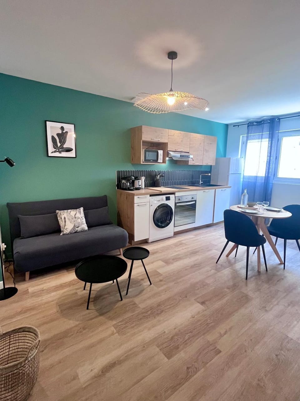 Living room, Seating area, Dining area, kitchen