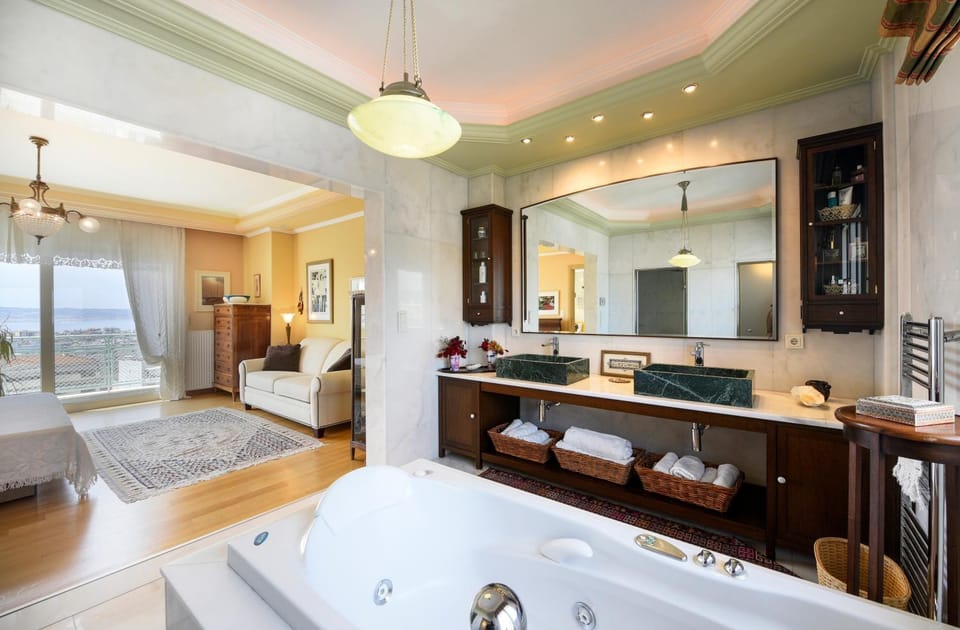 Massage, Steam room, Bathroom