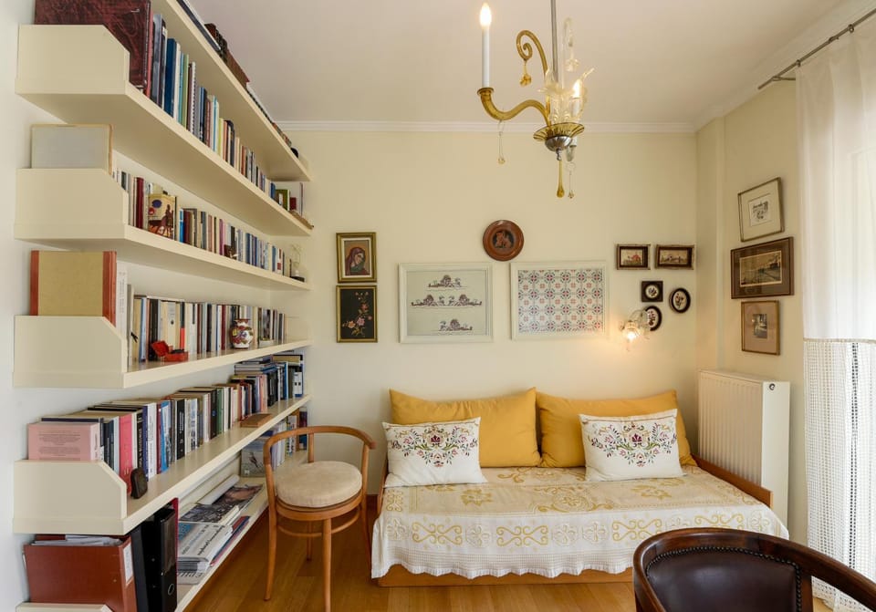 Library, Seating area