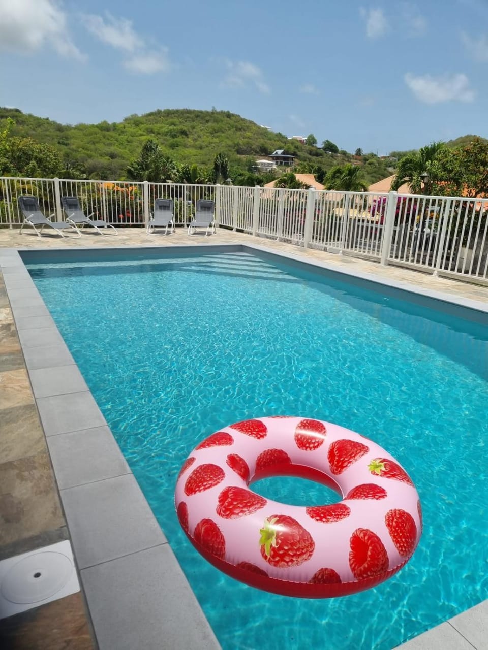 Day, Natural landscape, Mountain view, Pool view, Swimming pool, sunbed