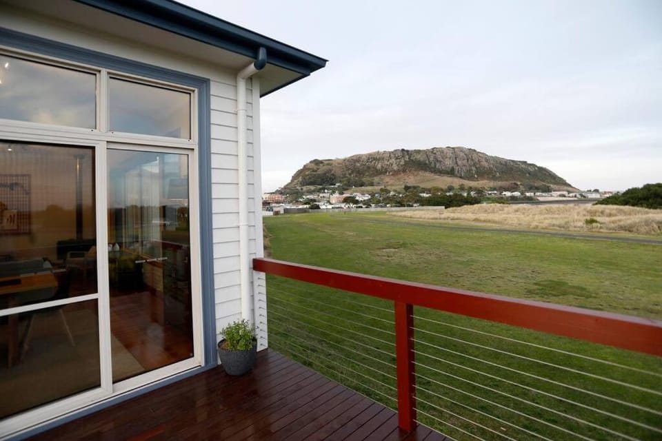 Stanley Beach House with Stunning Nut Views! House in Tasmania