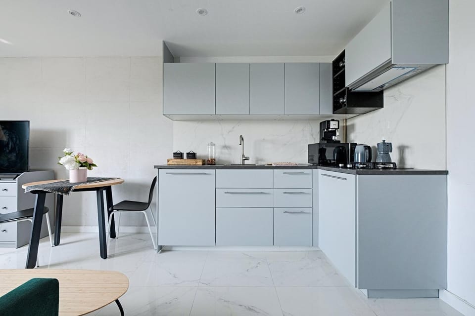 Kitchen or kitchenette