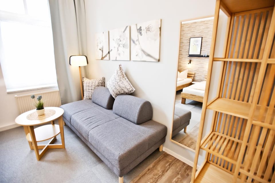 Photo of the whole room, Seating area