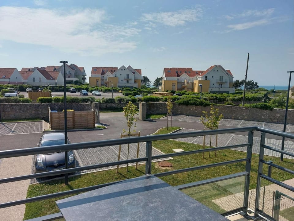 Magnifique duplex contemporain 3 chambres - Terrasse - Parking - WIFI (6 couchages) - FR-1-675-5 Apartment in Wimereux