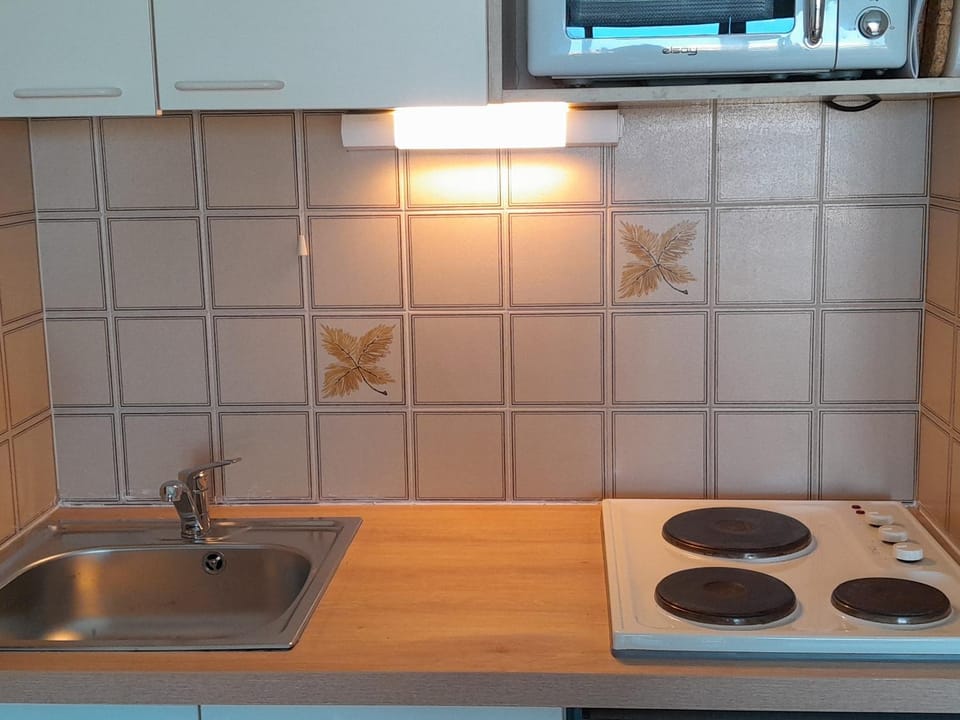 Studio cabine avec piscine et tennis, Capbreton - FR-1-239-809 Cabin in Hossegor