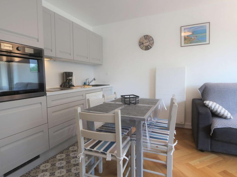 Studio à Bénodet à 100m de la plage, balcon, thalasso et restaurants à proximité - FR-1-481-120 Apartment in Bénodet