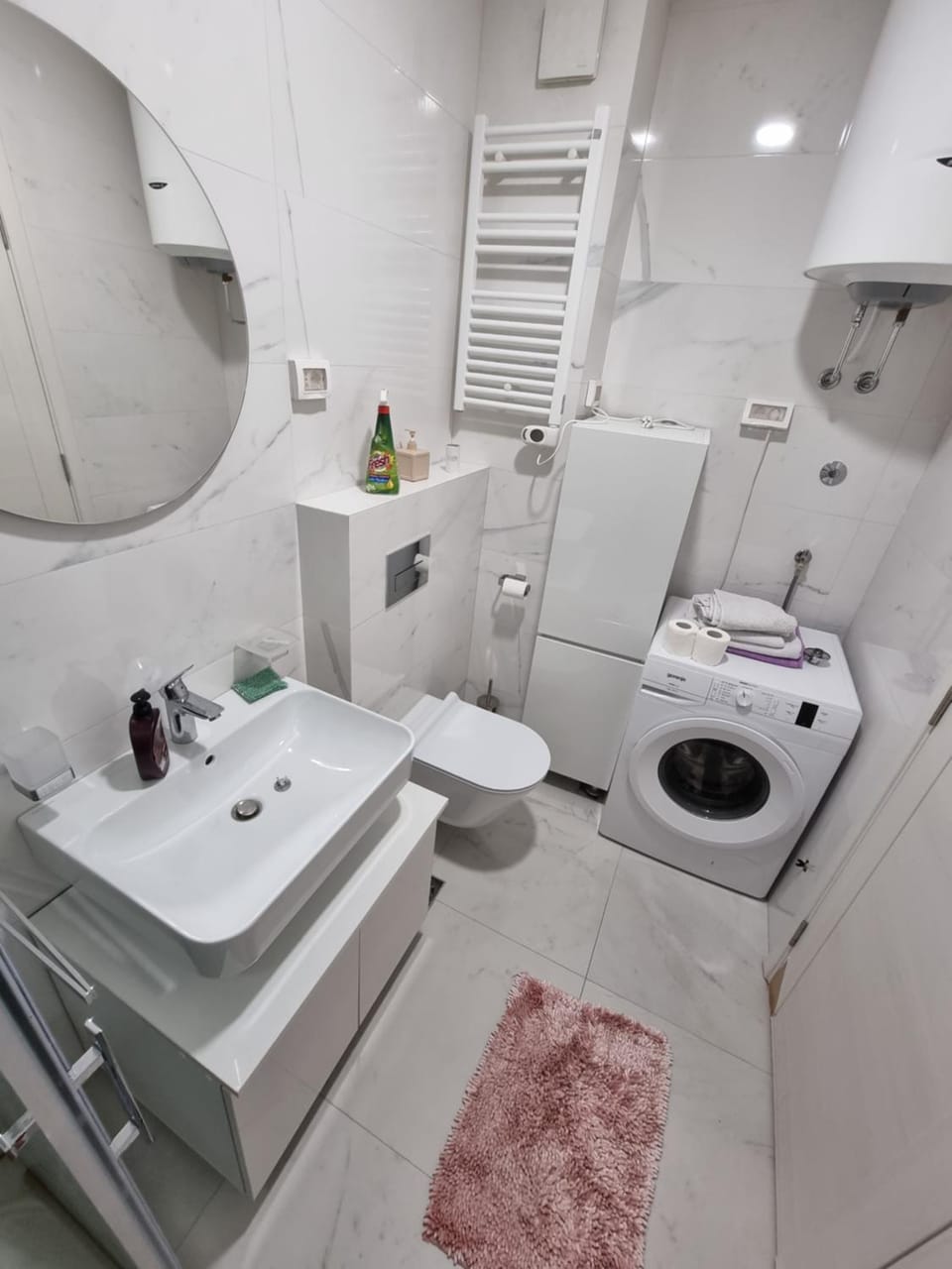 Shower, Bathroom, towels, washing machine