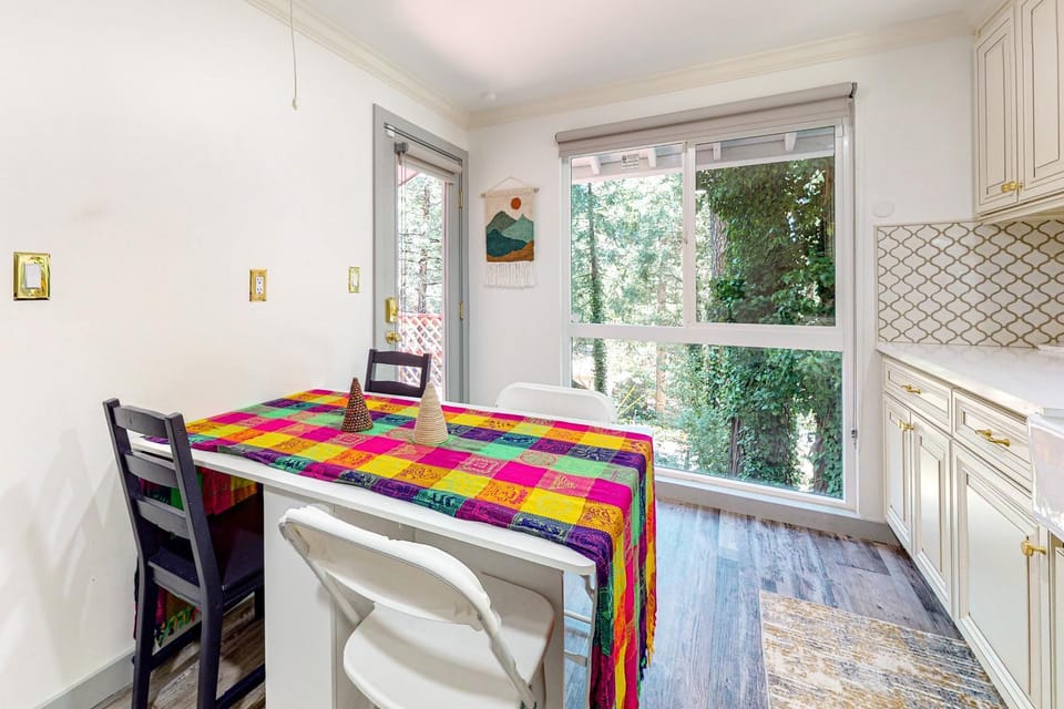 Top Town Retreat House in Crestline