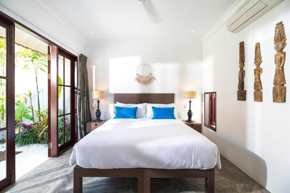 Villa Rua - Stylish luxury, tranquil location in Legian, walk to beach Villa in Kuta