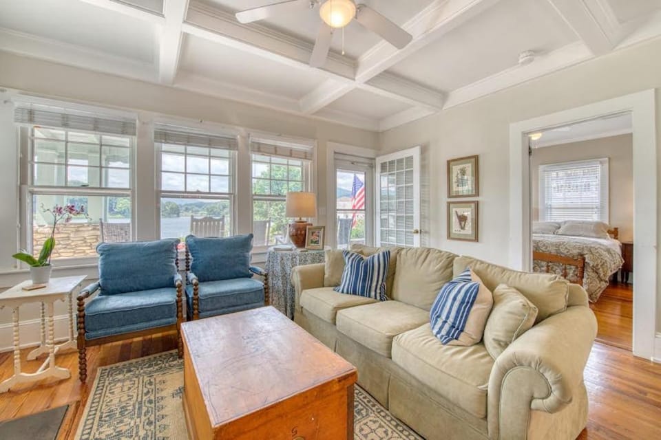 Chapel Side House in Lake Junaluska