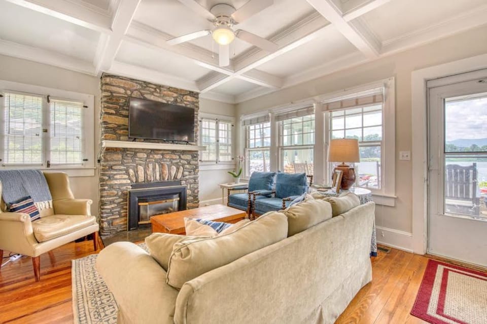 Chapel Side House in Lake Junaluska