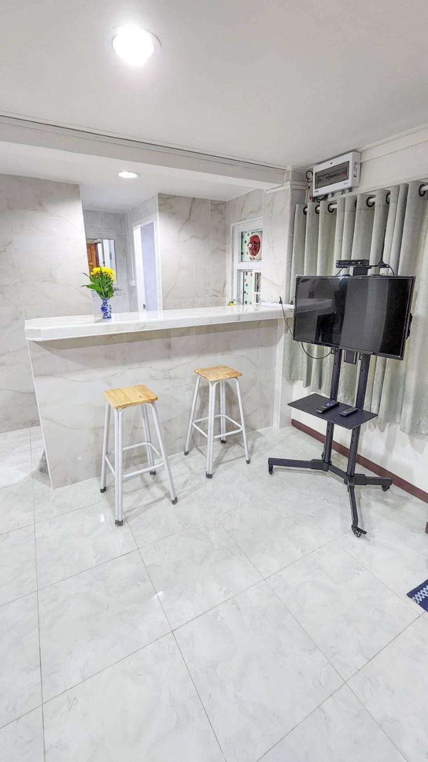 APARTMENT A4 DINDAENG Apartment in Bangkok