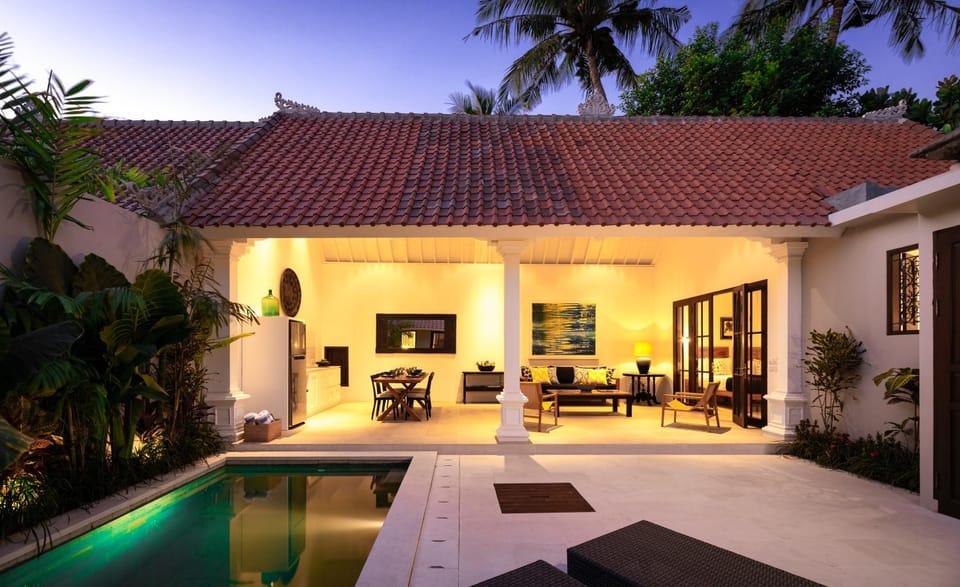 Villa Toru - Stylish luxury in Legian, tranquil location, walk to beach Villa in Kuta