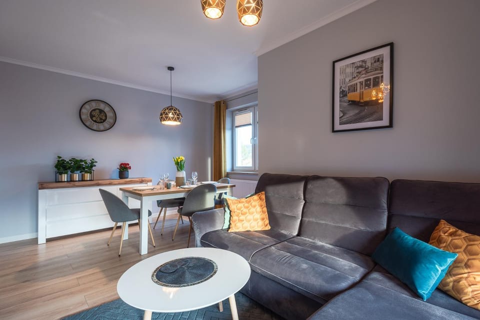 Communal lounge/ TV room, Living room, Dining area
