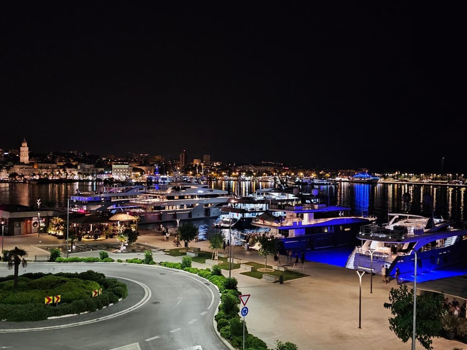 Night, City view, Sea view, Location