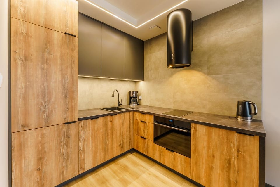 Coffee/tea facilities, Kitchen or kitchenette, stove