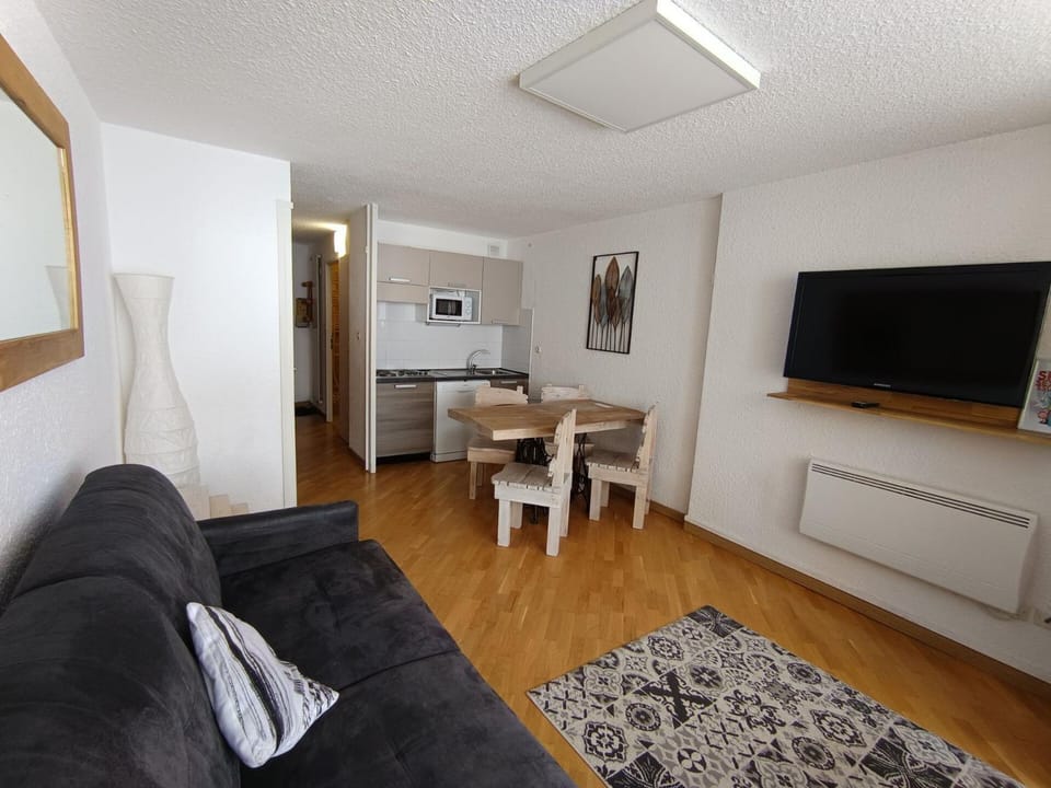 Résidence Chalmettes - Joli studio rénové avec accès direct aux pistes. parking MAE-8704 Apartment in Montgenèvre