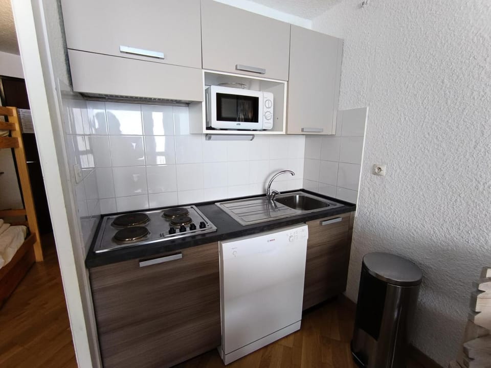 Résidence Chalmettes - Joli studio rénové avec accès direct aux pistes. parking MAE-8704 Apartment in Montgenèvre