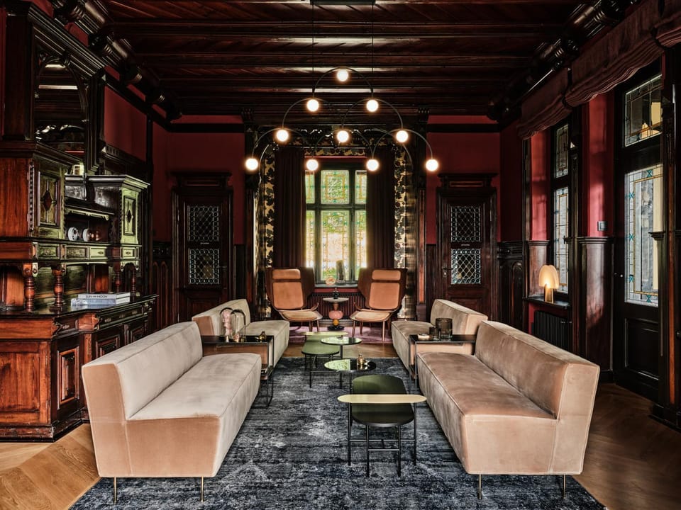 Library, Balcony/Terrace, Living room, Decorative detail, Seating area, Evening entertainment, Entertainment, hair dresser