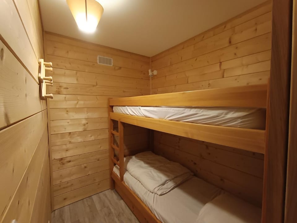 Résidence Alpet Ii - Très beau studio - Grand balcon plein sud - belle vue - parking MAE-8824 Apartment in Montgenèvre