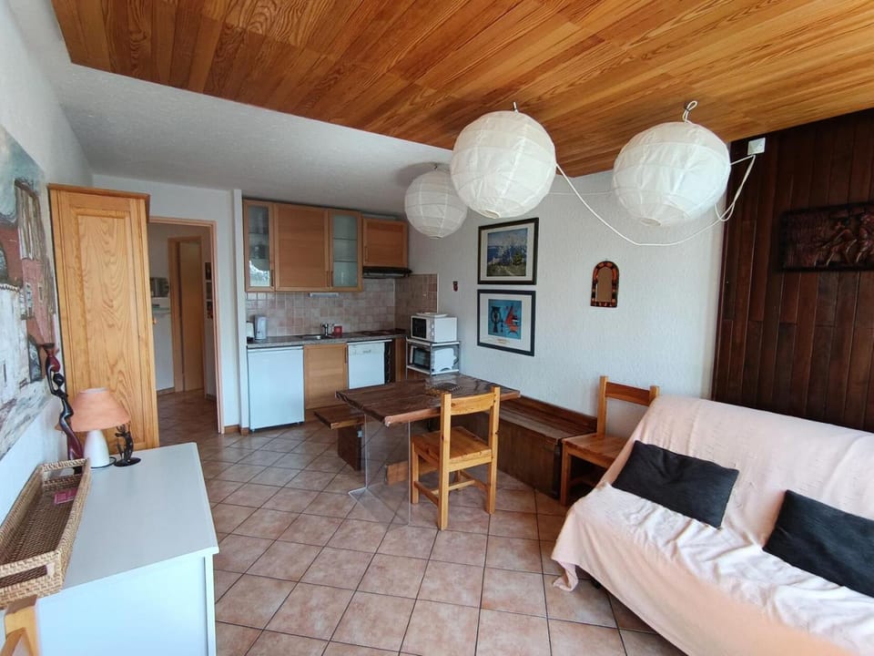Résidence Loubatiere - Appartement 2 pièces + cabine pour 4/6 personnes MAE-8924 Cabin in Montgenèvre