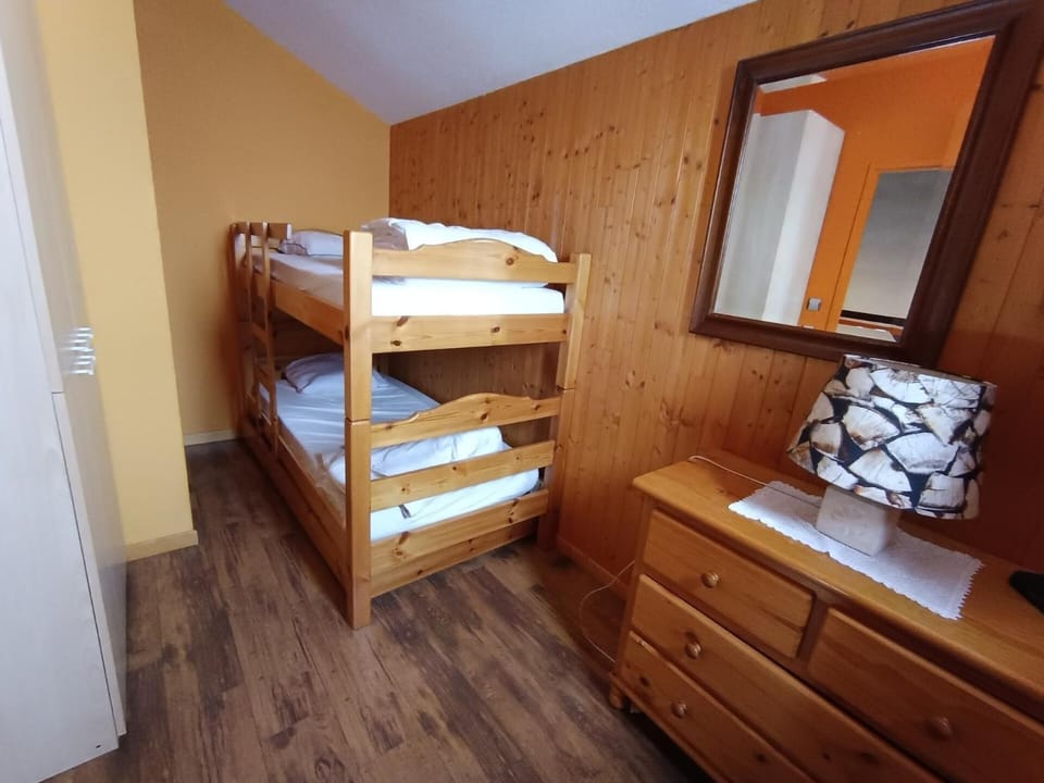 Résidence Ferme D'augustin - Batiment A - Duplex kitch année 70 ! Vue pistes MAE-8954 Apartment in Montgenèvre