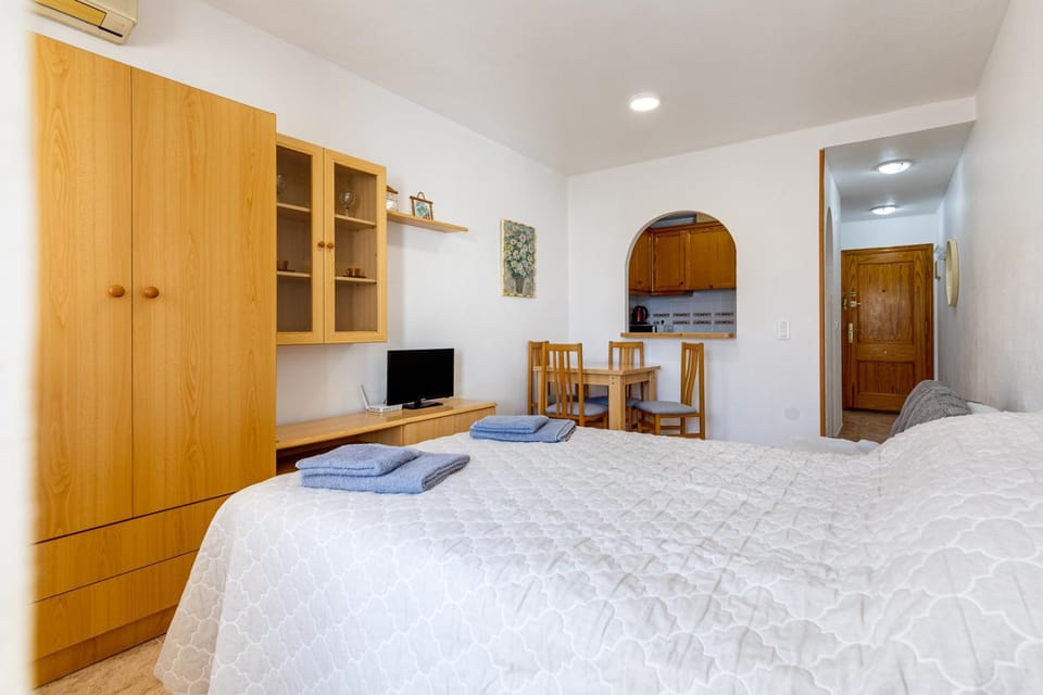Bed, Photo of the whole room