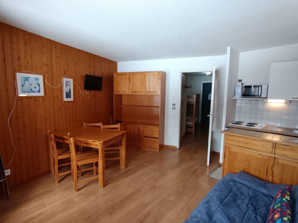 Résidence Ferme D'augustin - Batiment D - Appartement 4/6 personnes - Skis aux pieds MAE-9154 Apartment in Montgenèvre