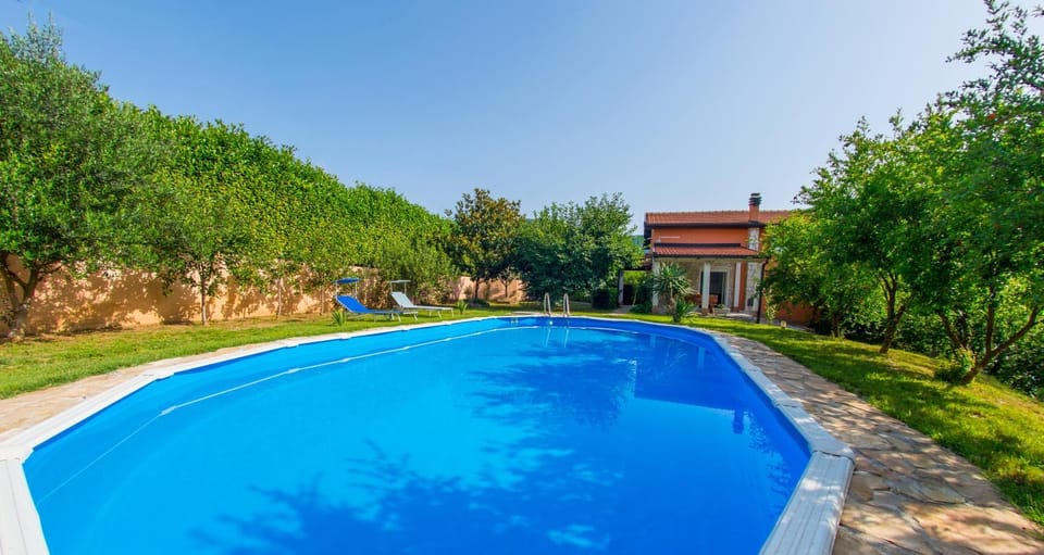 Property building, Swimming pool