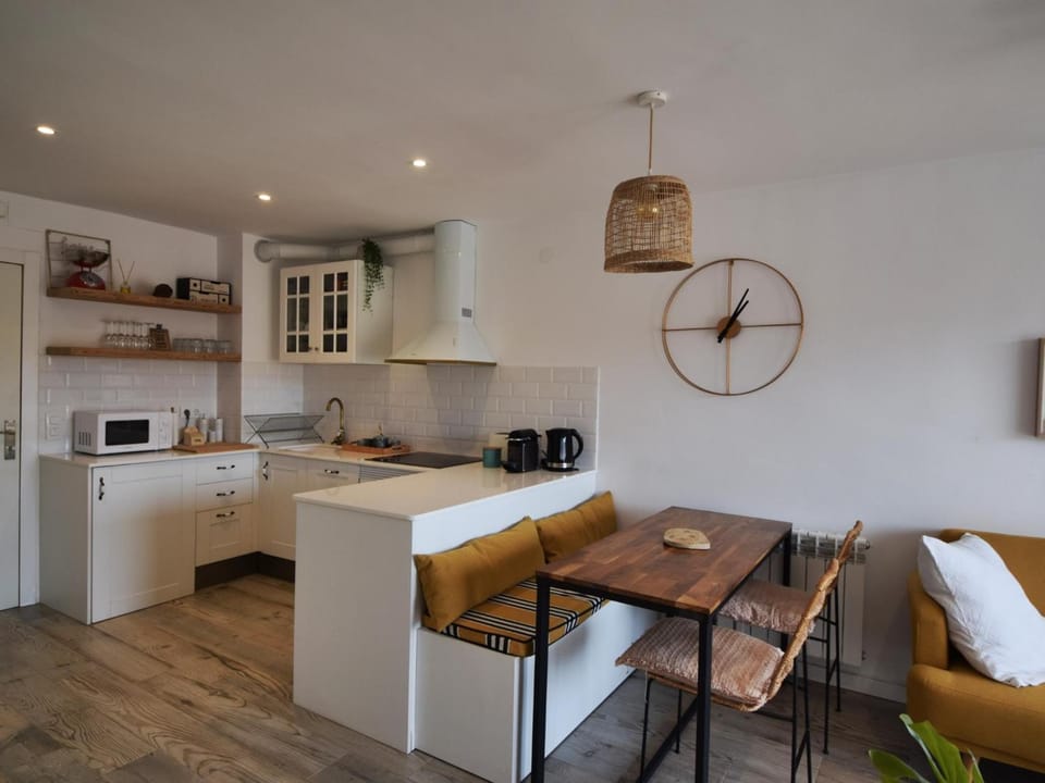 Kitchen or kitchenette, Living room, Dining area