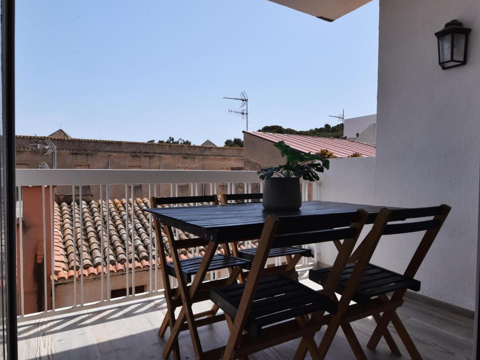 Property building, Balcony/Terrace