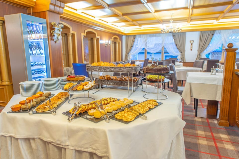 Breakfast, Buffet breakfast